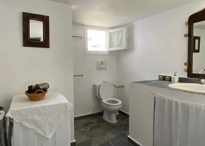 Chora's Cycladic Aura * Serifos Town