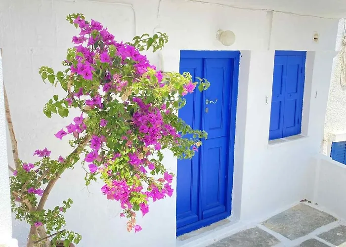 Chora's Cycladic Aura * Serifos Town